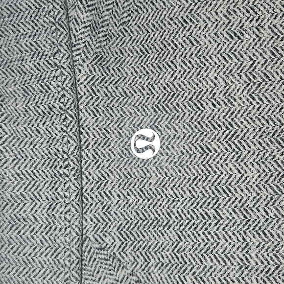 Lululemon Asana Jacket Sz 4 - Picture 6 of 9